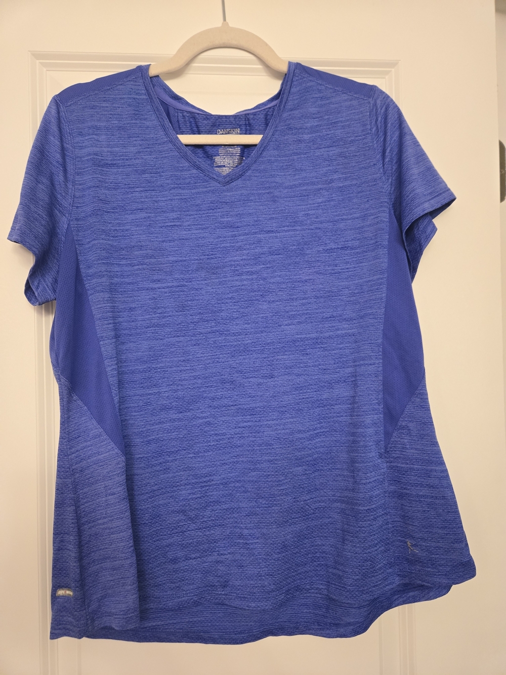 🌤Danskin Royal Blue Short Sleeve V-Neck Performance Tee🌤